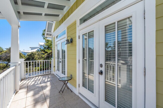 Building Photo - 87 Barracuda St