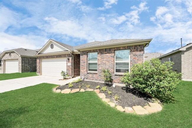 Building Photo - 2214 Welborn Dr