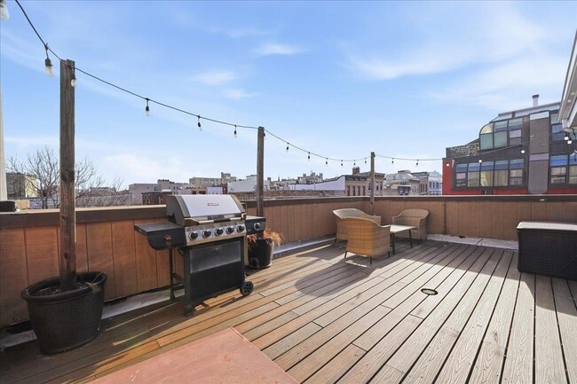 Building Photo - 600 Jefferson St