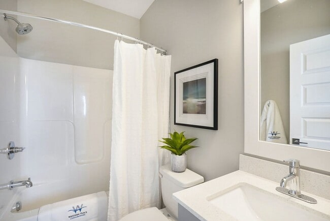 Building Photo - Downtown Muskegon Townhome