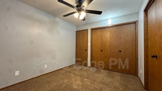 Building Photo - 1821 Ridgehaven Ct