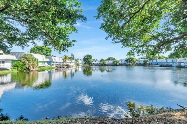 Building Photo - 4050 NE 12th Terrace