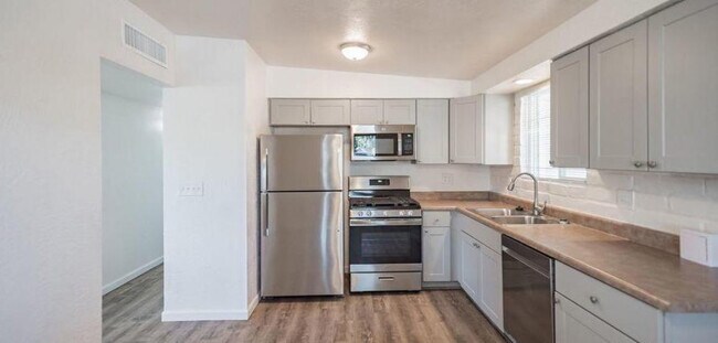 Building Photo - 5720 E Elida St, Tucson, AZ 85712