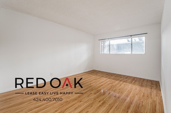 Building Photo - 10535 Lindley Ave