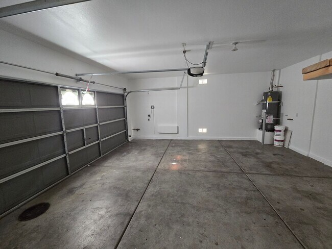 Building Photo - Coming Soon - Spacious 3 Bedroom Home in N...