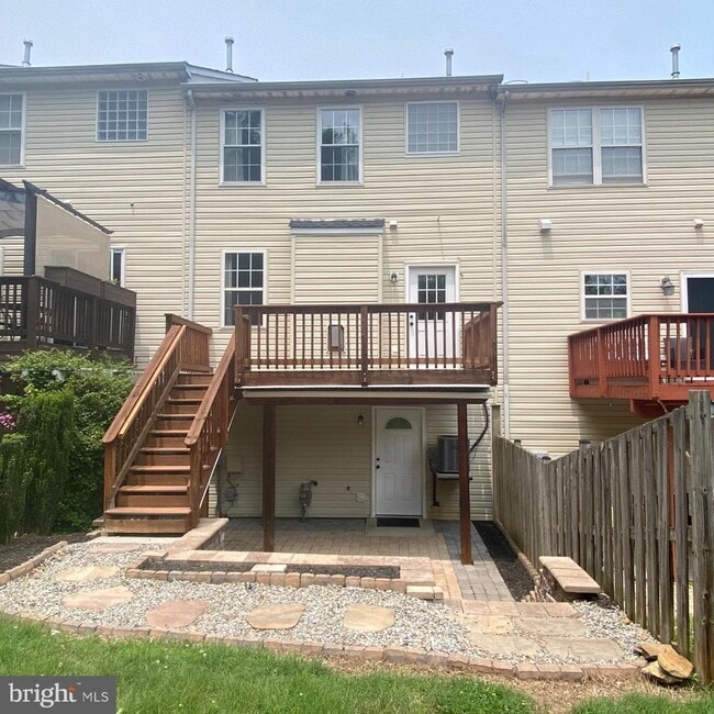 Building Photo - 205 Shaw Ct