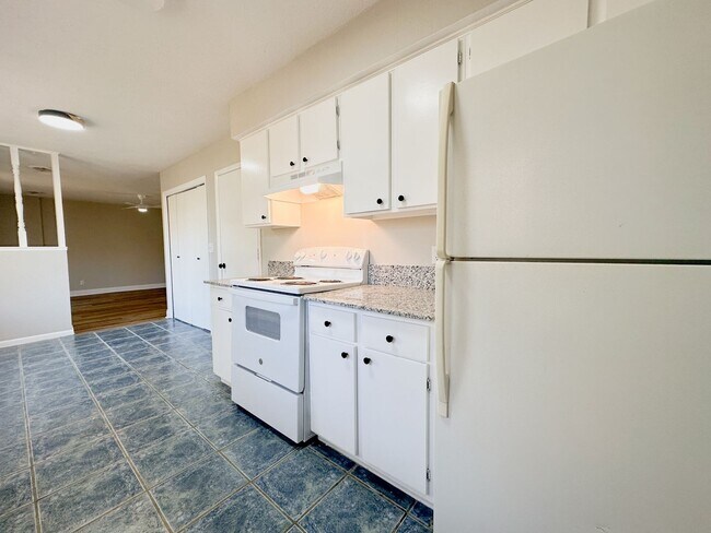 Building Photo - 3bd/2ba Fayetteville Home Available!