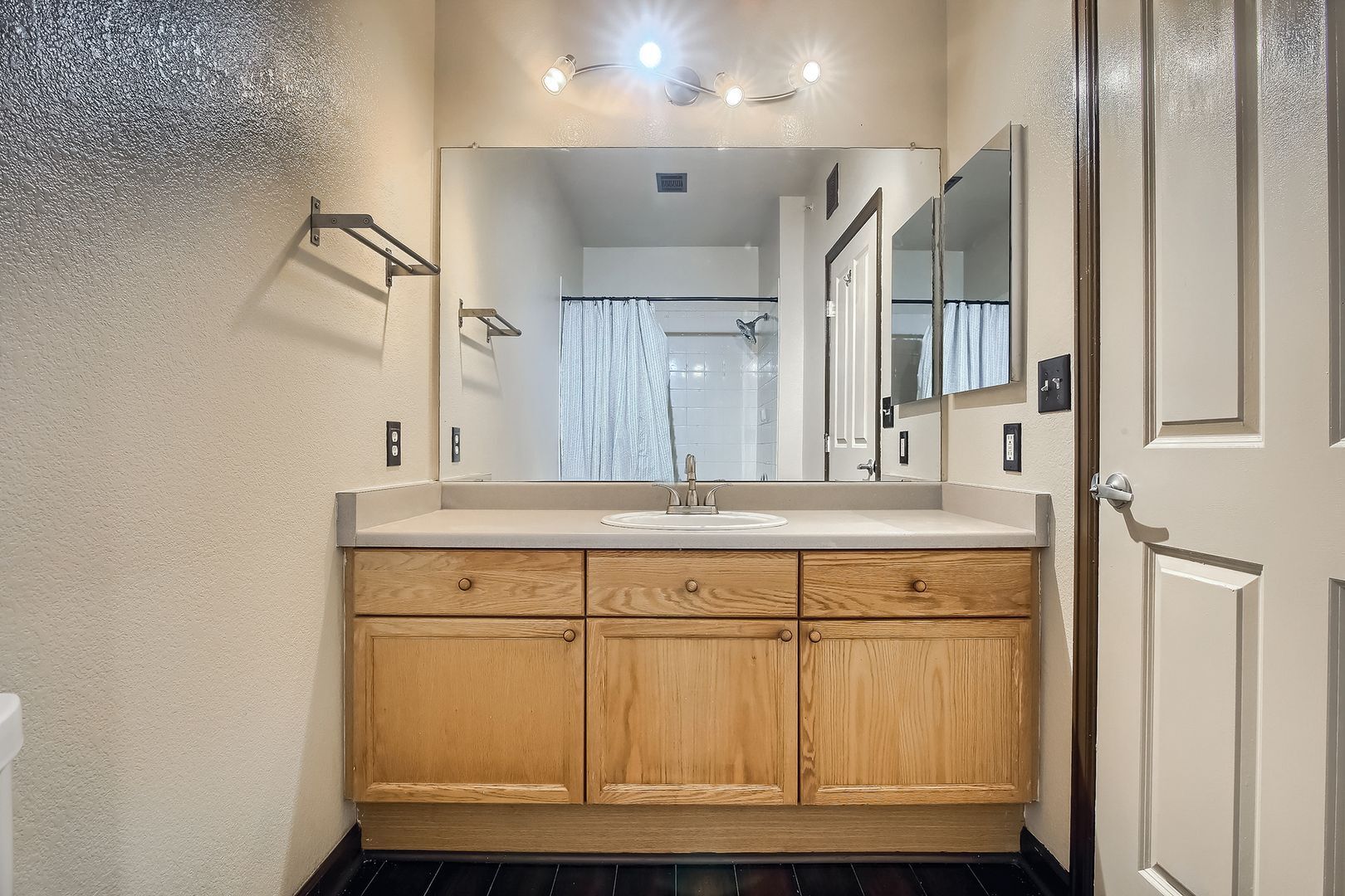 Building Photo - 9622 W Coco Cir