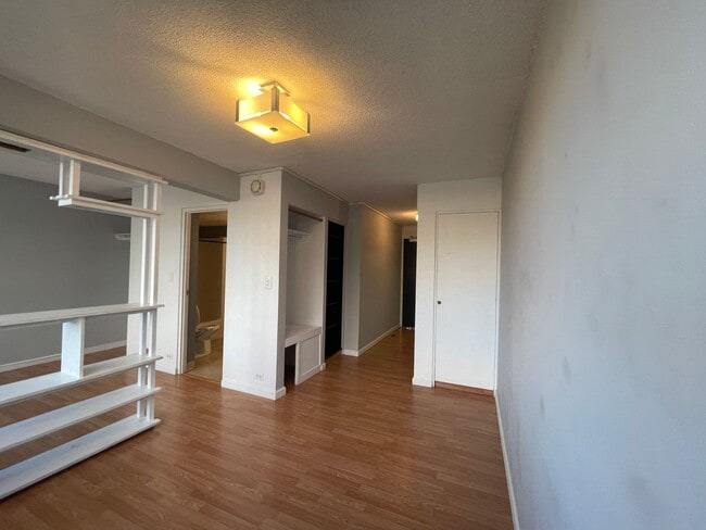 Building Photo - Studio 1 Bath in Hono Hale Towers! Water, ...