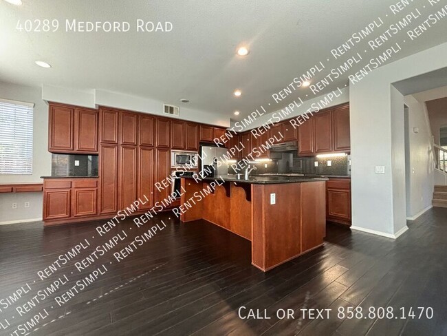 Building Photo - 40289 Medford Rd