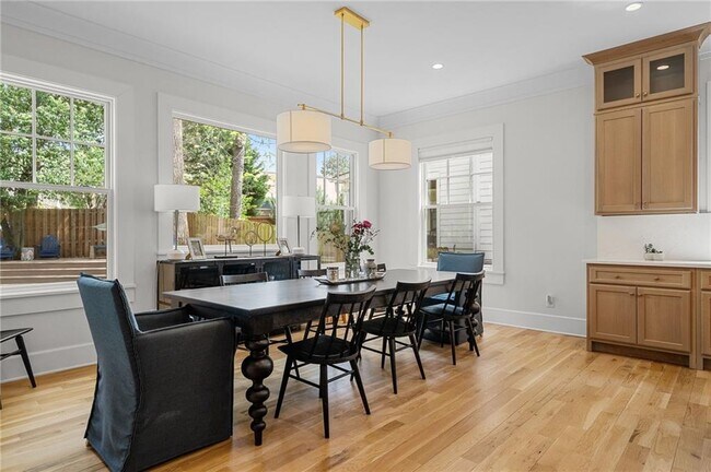 Building Photo - 1381 Wessyngton Rd NE