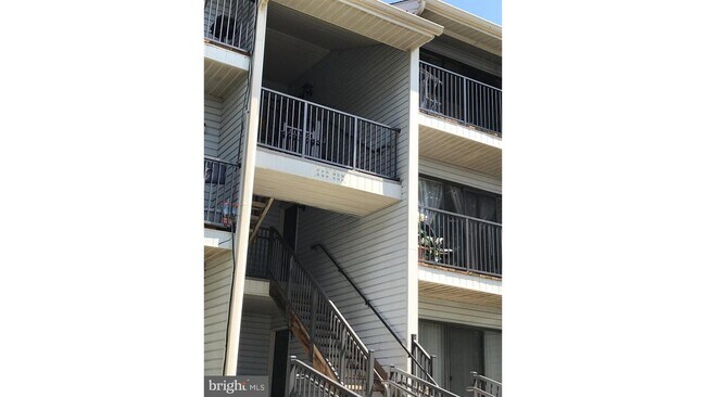 Building Photo - 364 Westwood Ave