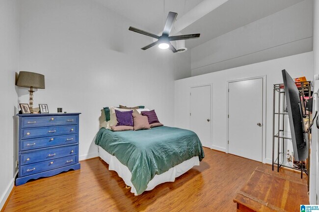 Building Photo - 2112 Morris Ave
