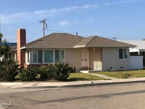 Building Photo - 1447 W Palm Dr