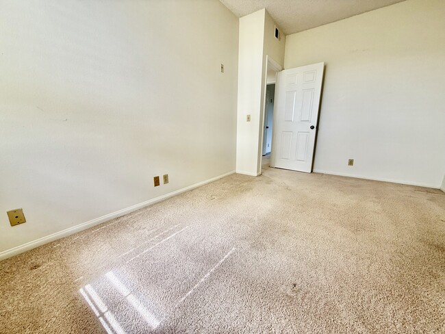 Building Photo - 5875 Friars Rd