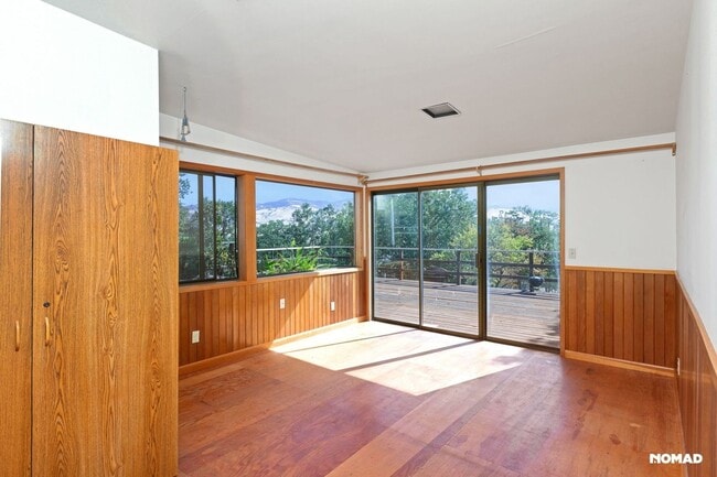 Building Photo - Soulful Mountain Sanctuary in Ashland - Av...
