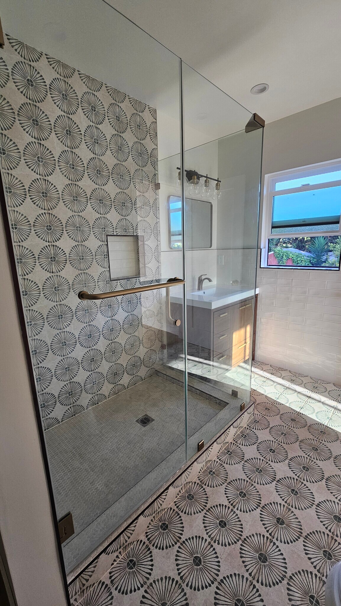 Gorgeous shower - 7912 Osage Ave