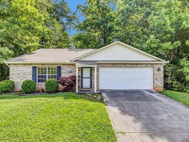Primary Photo - 612 Liverpool Ln