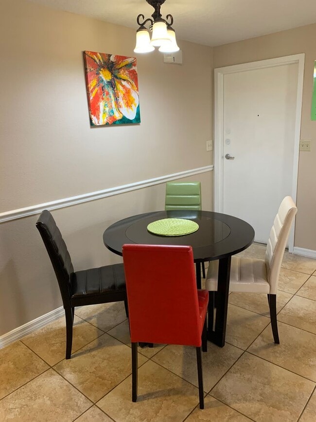 Building Photo - 2777 N Poinciana Blvd