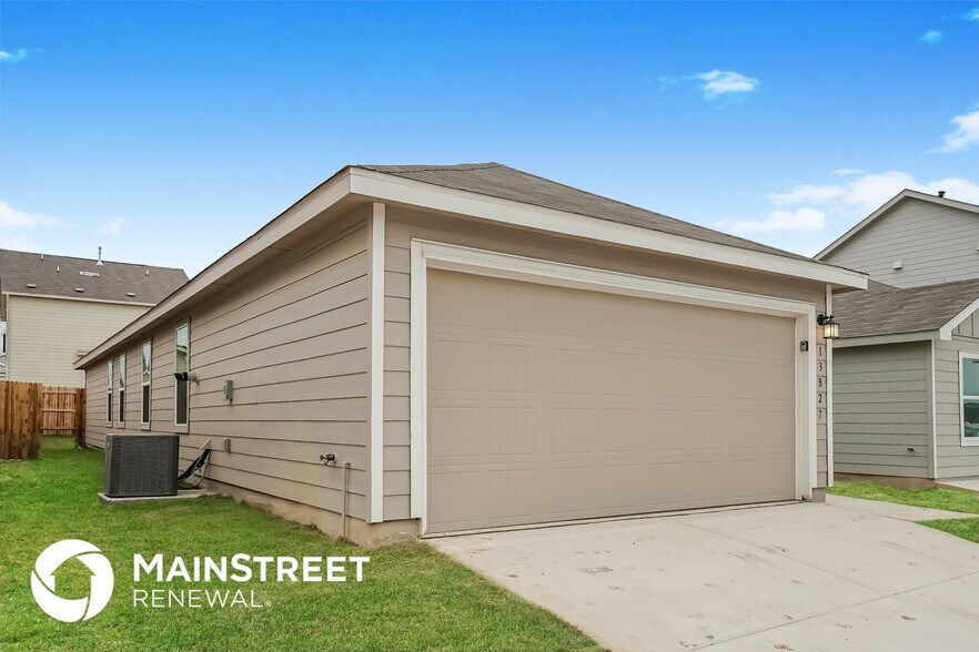 Building Photo - 13827 Goat Cv