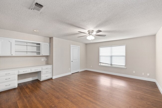 Building Photo - 6728 Fair Meadows Dr