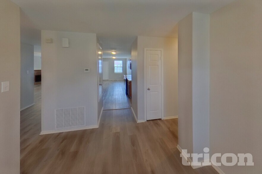 Building Photo - 2749 Ingram Cir