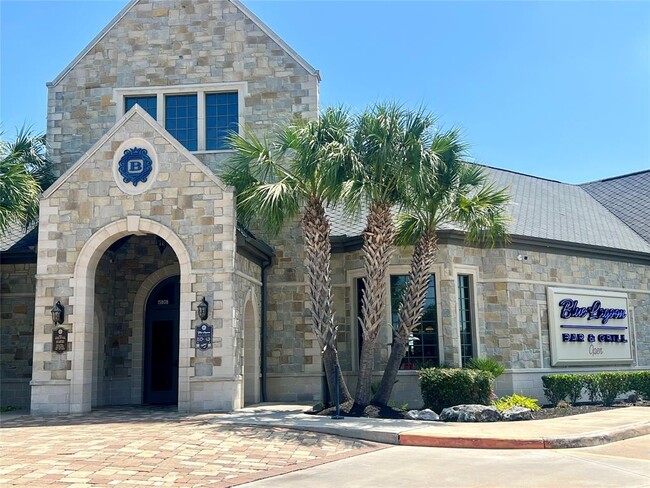 Building Photo - 12347 Breckenwood Mills Dr