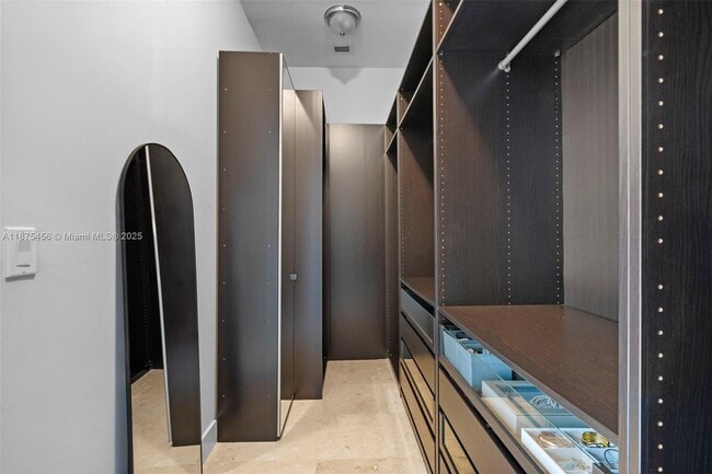 Building Photo - 3506 NE 166th St