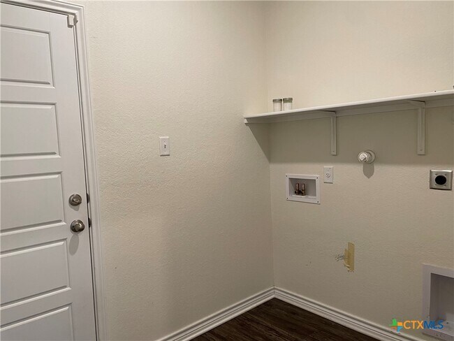 Building Photo - 2078 Wind Chime Wy
