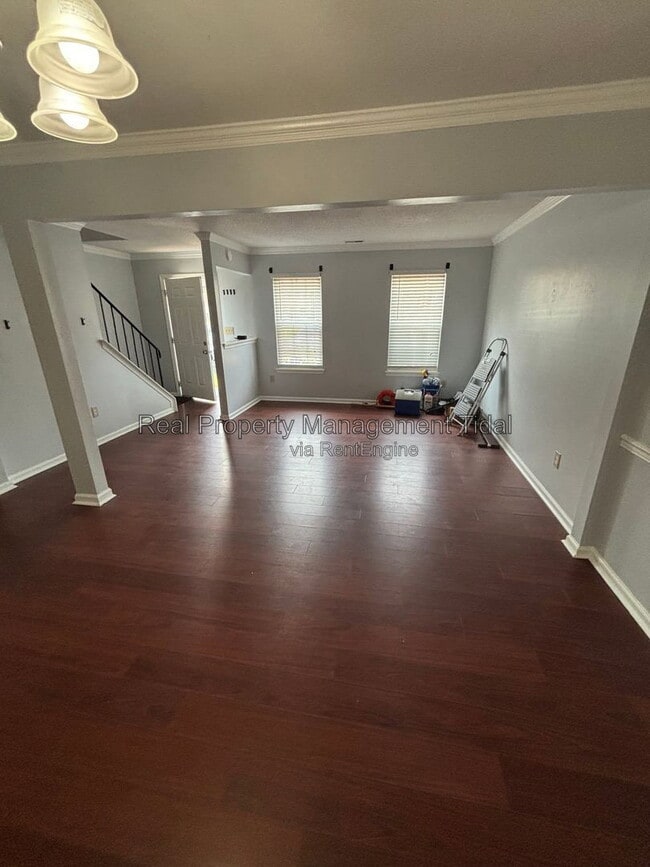 Building Photo - 639 Biltmore Dr