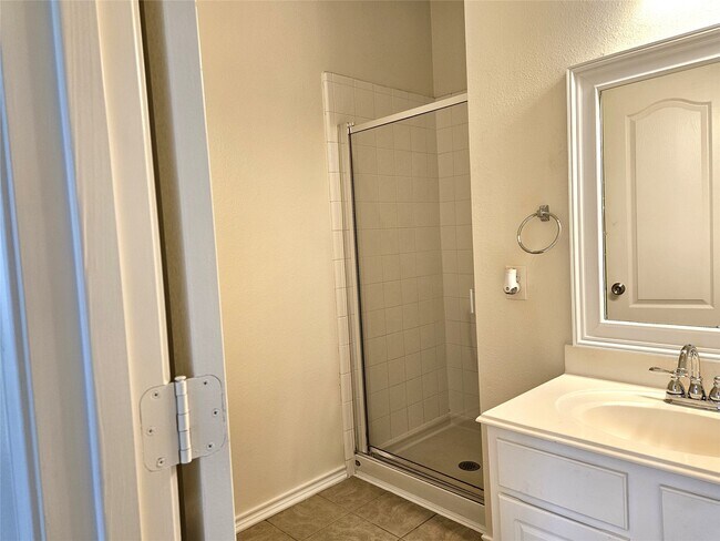 Building Photo - 2610 Slider Ct