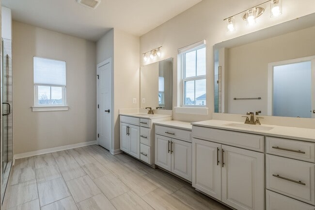 Building Photo - 2023 Hartland Stunner—6BR with 3-Car Garage