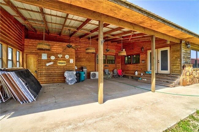 Building Photo - 980580 S Hwy 99