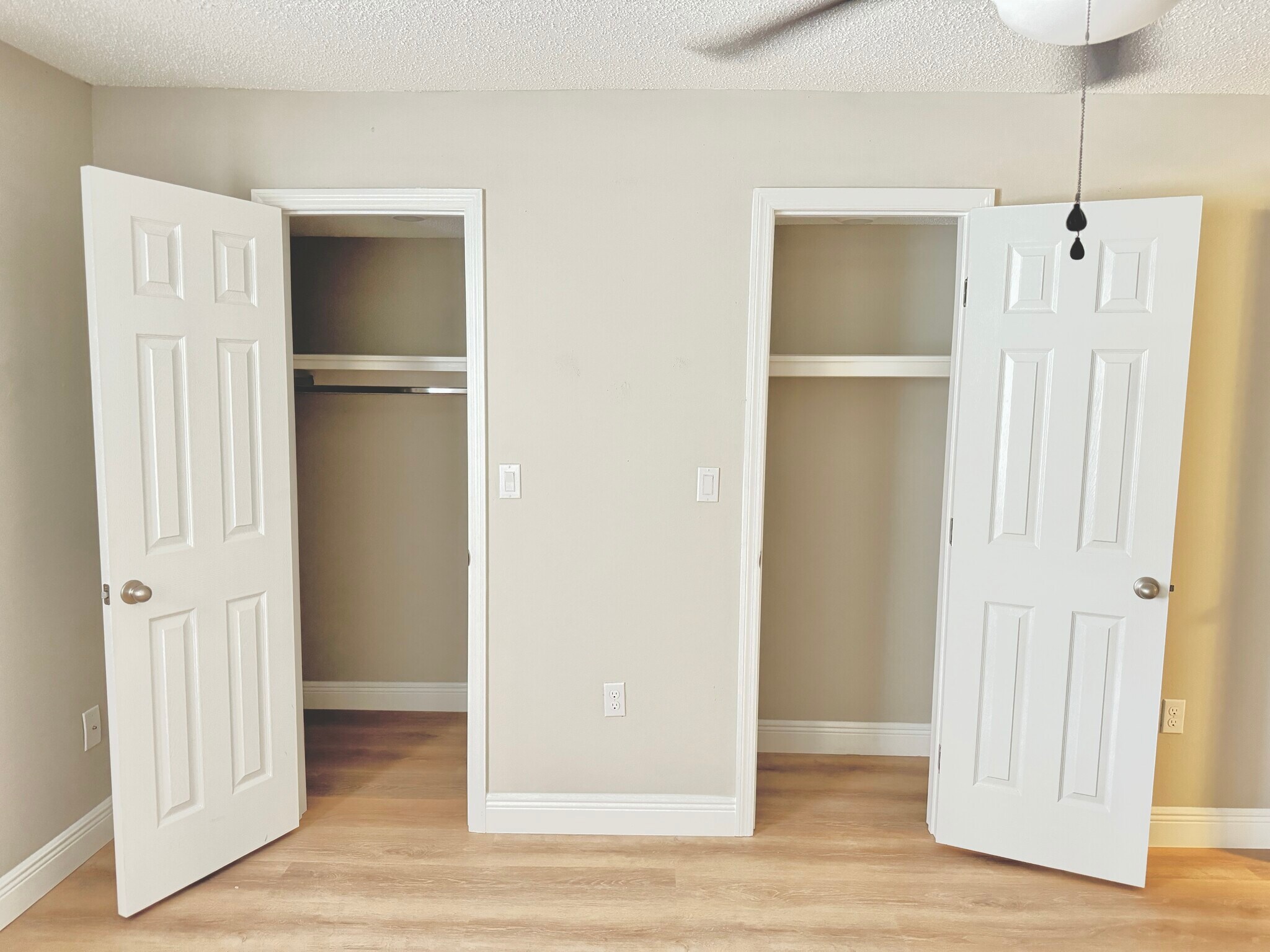 Building Photo - 6054 Amberly Ct