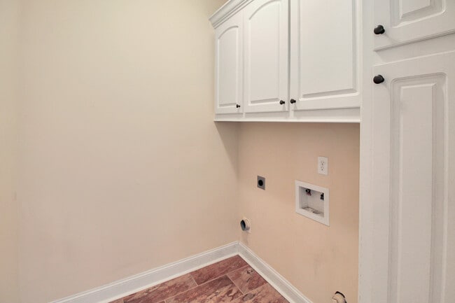 Building Photo - 114 Huber St