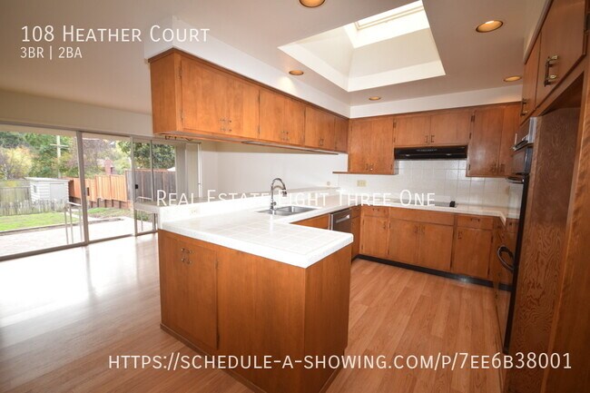 Building Photo - 108 Heather Ct