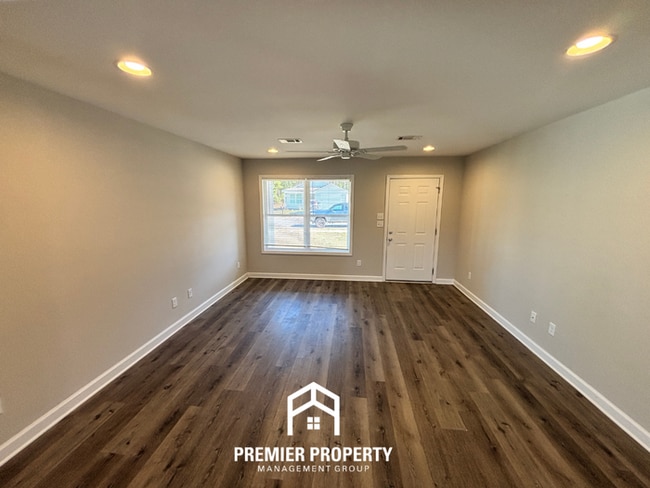 Building Photo - Spacious 4BR Home Near Tuscaloosa w/ 2-Car Garage, Covered Patio & Fenced Yard