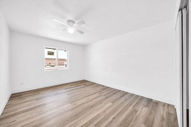 Building Photo - 3330 E Gelding Dr