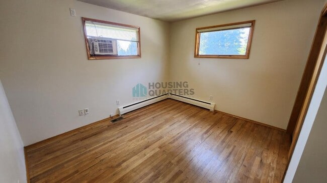 Building Photo - 2631 W Dell Dr