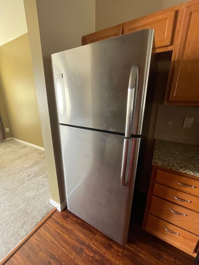 Building Photo - Hadley Commons 2 Bedroom 2.5 Bath Townhome Minutes from Bridgeway Station !! $500 off the First M...