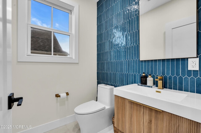 Building Photo - 3580 Ocean Terrace