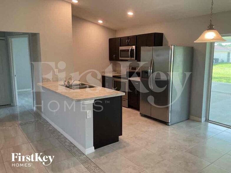 Building Photo - 1706 NW 26th St