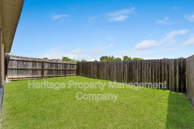 Building Photo - 2541 Pahmeyer Rd