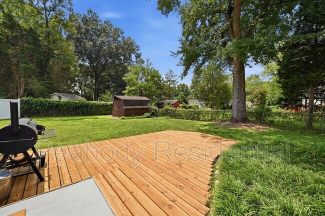 Building Photo - 6426 Carriage Dr