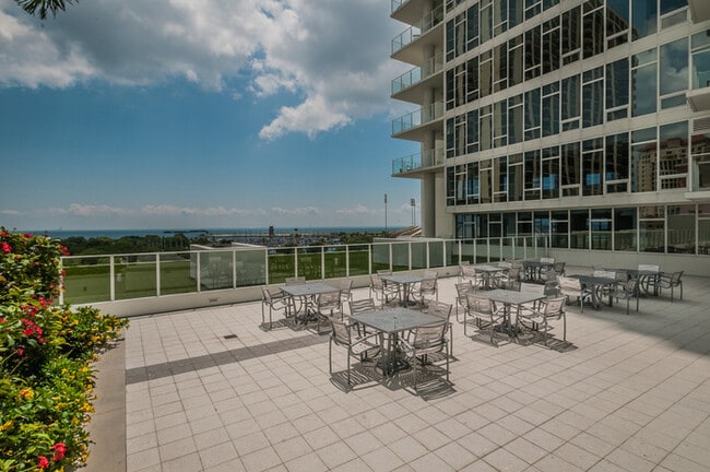 Building Photo - Luxury 2BR Signature Place Condo in Downto...