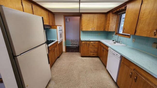 Building Photo - 2631 W Dell Dr