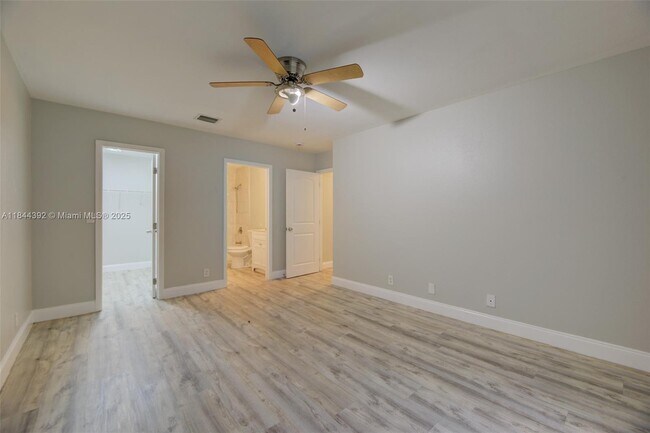 Building Photo - 1224 NE 2nd Ave