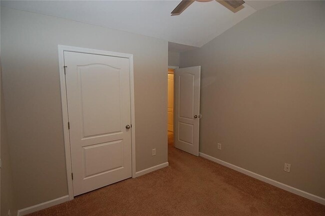 Building Photo - 6956 Rogers Point