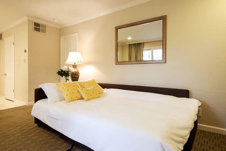 Building Photo - 1600 Atlas Peak Rd