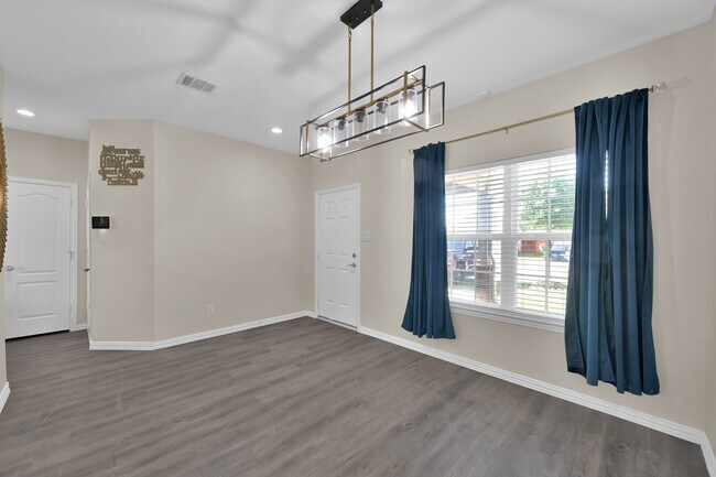 Building Photo - 11323 Creekway Bend Dr